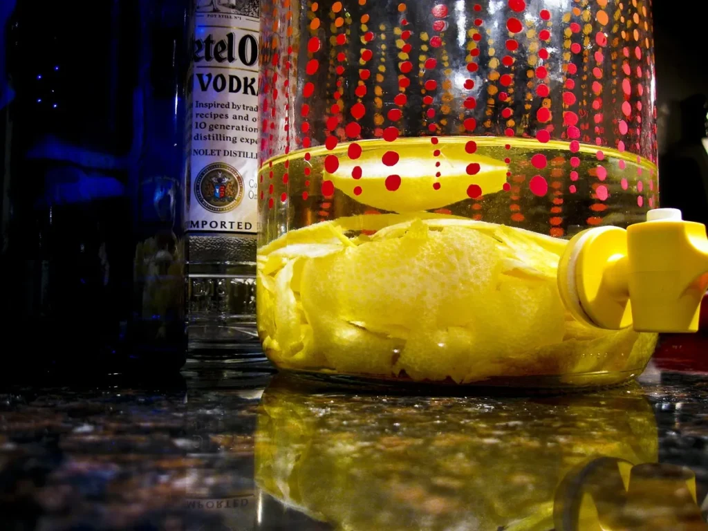 Limoncello con vodka: dosi, tempi e gradazione reale