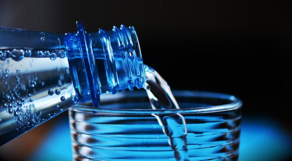 Quale acqua usare per i liquori: osmosi inversa, minerale o rubinetto?